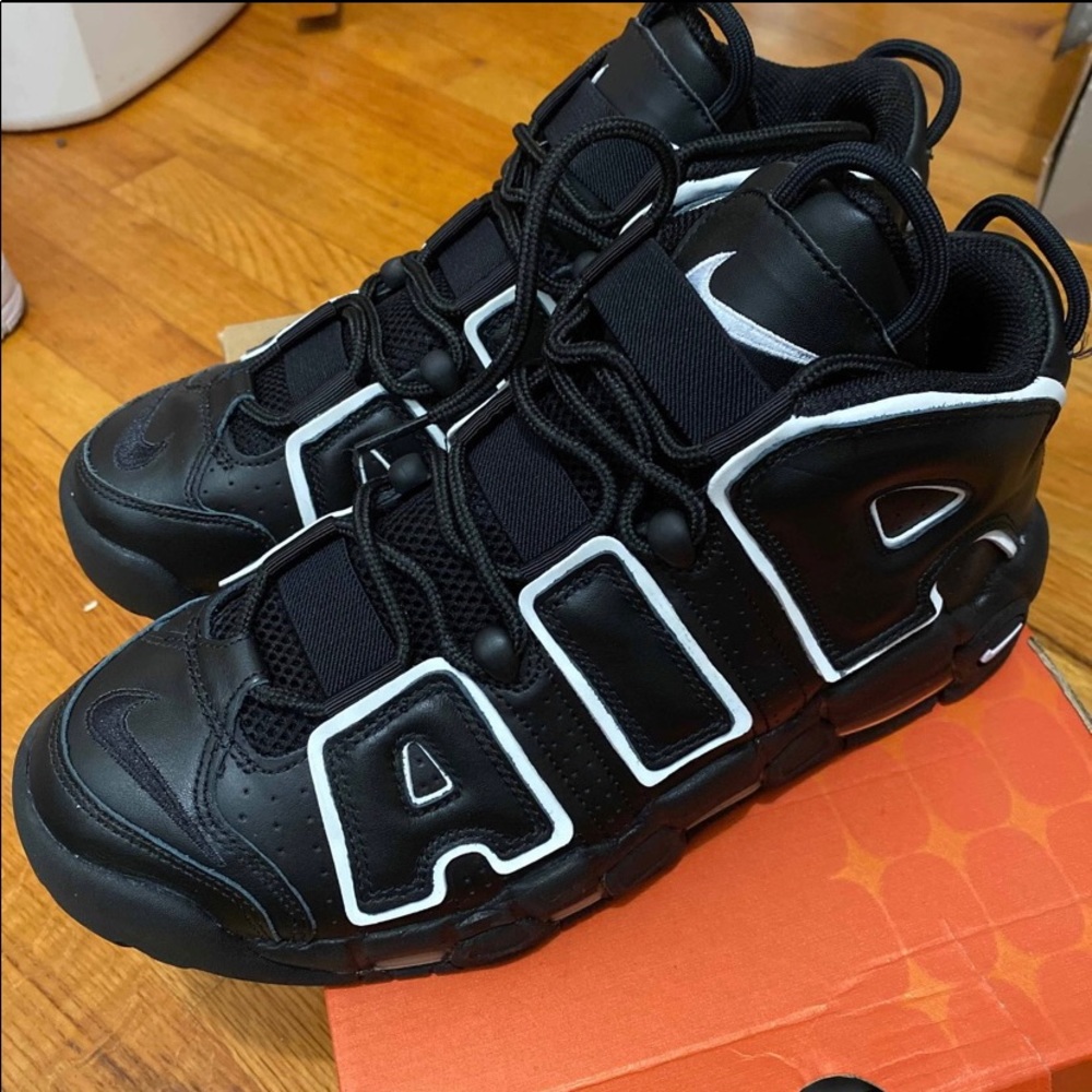 SOLD Nike Air More Uptempo Black White Pippen